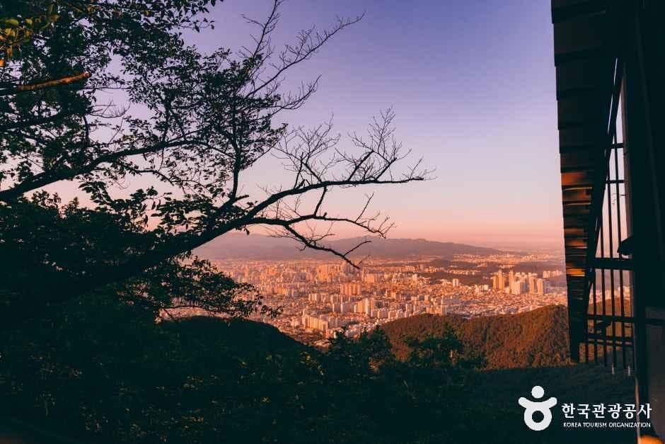 대구_남구_앞산 케이블카(앞산전망대)_외부_3.jpg