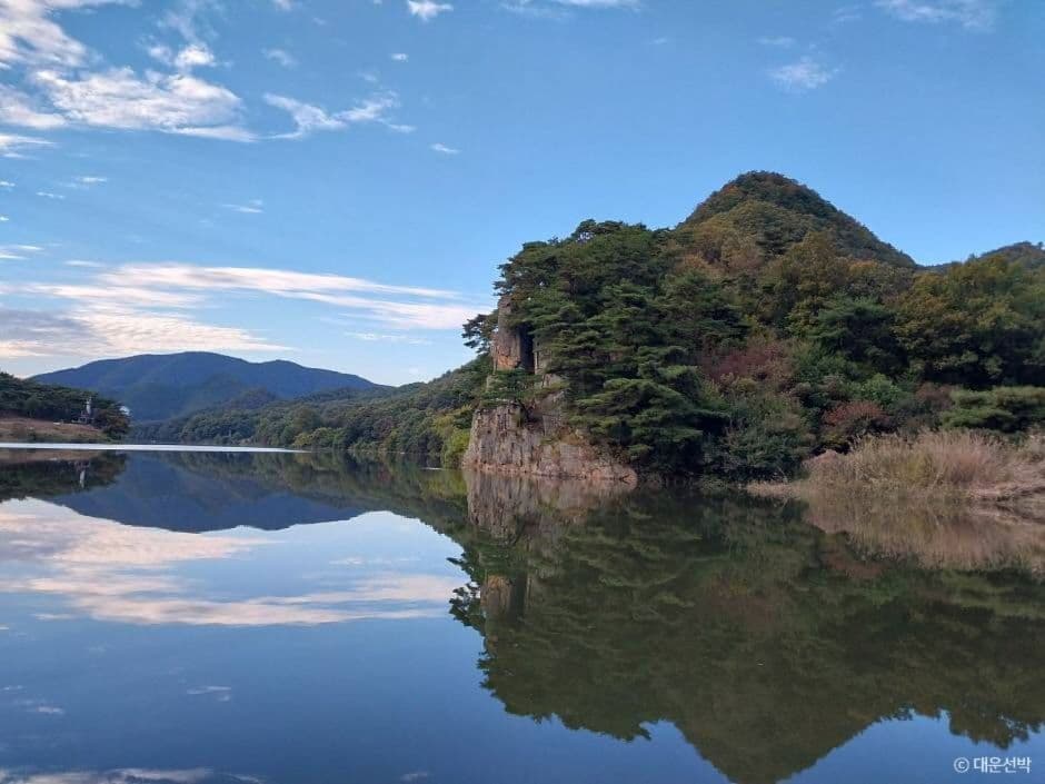 충북_괴산_대운선박 신랑바위 반영