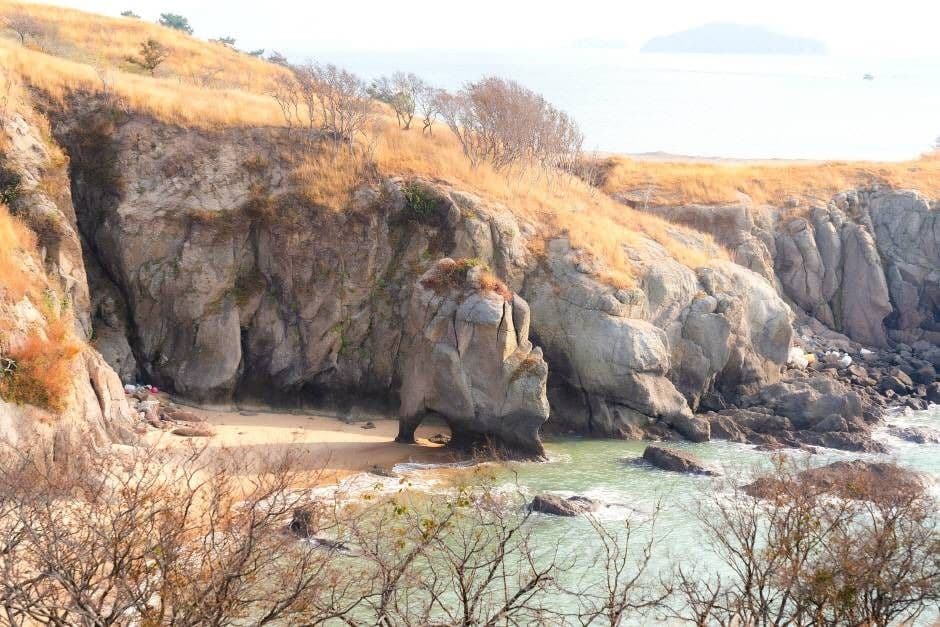 인천 굴업도 가는법 배편 예약부터 개머리언덕 코끼리 바위 백패킹 총정리_굴업도_17
