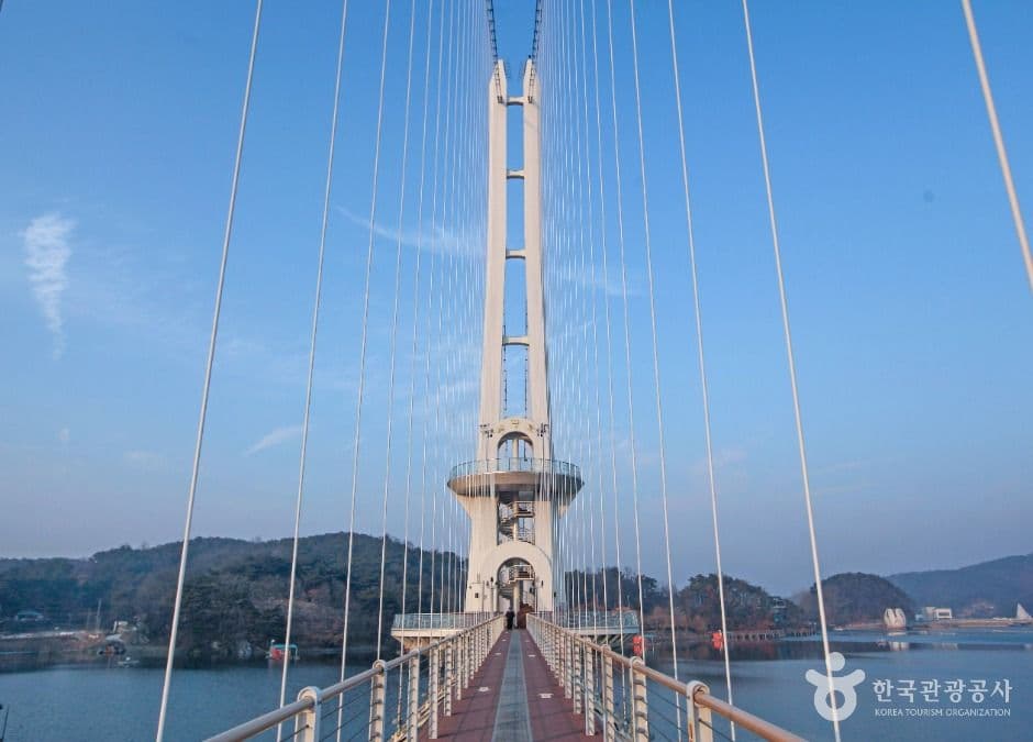 예산_예당호 출렁다리(음악분수) (1)