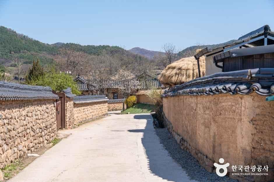 경북_안동_하회마을_외부_03.jpg
