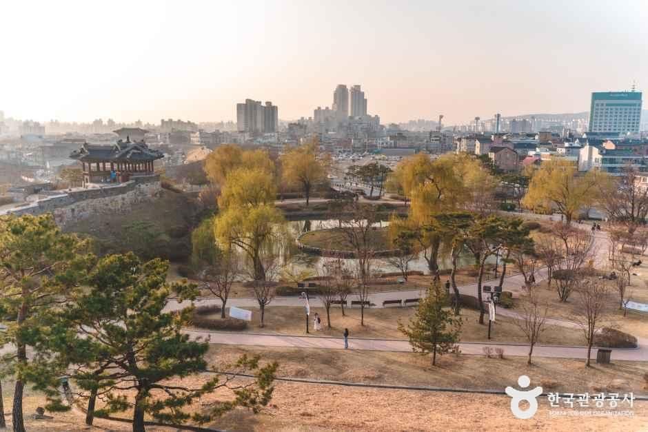 경기_수원_방화수류정(동북각루)_외부_3.jpg