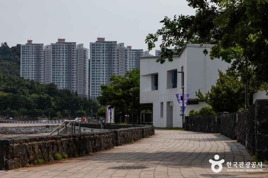 전남_여수_예술의섬장도_외부_2.JPG